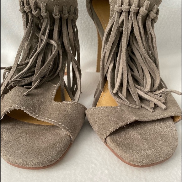 Chinese Laundry Sante Fe Grey Suede Leather Fringe Open Toe Sandals size 10 - Picture 4 of 16